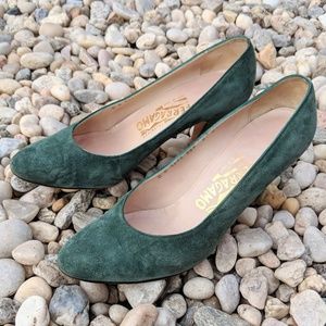 Ferragamo Classic C Green Suede Pumps Size 8